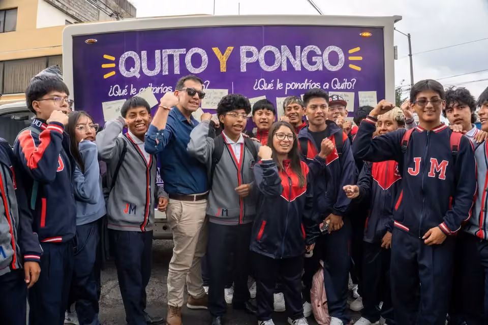 Quito y Pongo en el Colegio Juan Montalvo · fotografía 4
